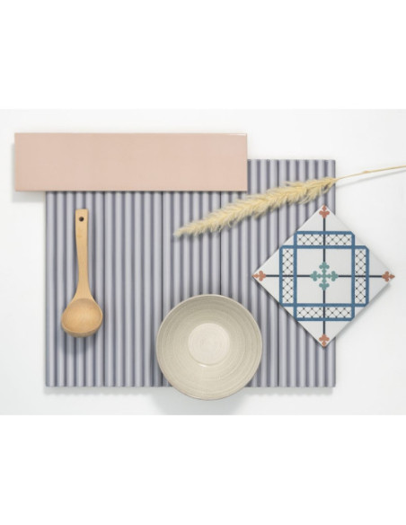 Faianta Circle and Waves