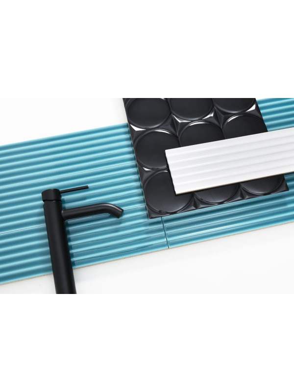 Faianta Circle and Waves