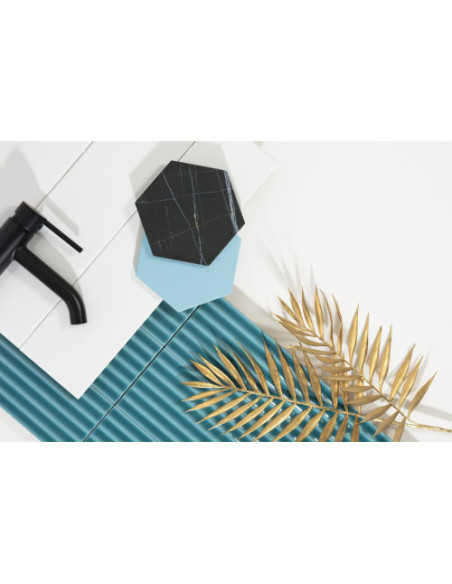 Faianta Circle and Waves