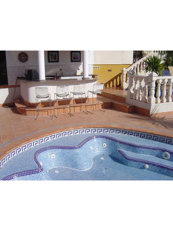 Rodamanto dale si borduri antialunecare pentru piscine