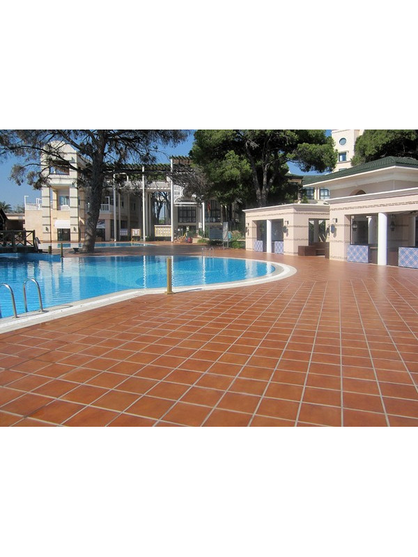 Rodamanto dale si borduri antialunecare pentru piscine