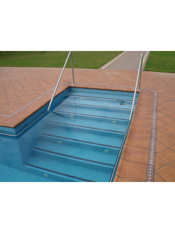 Rodamanto dale si borduri antialunecare pentru piscine