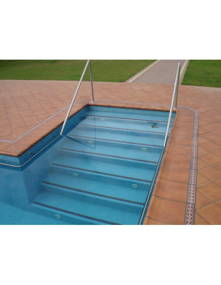 Rodamanto dale si borduri antialunecare pentru piscine