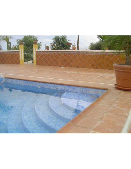 Rodamanto dale si borduri antialunecare pentru piscine