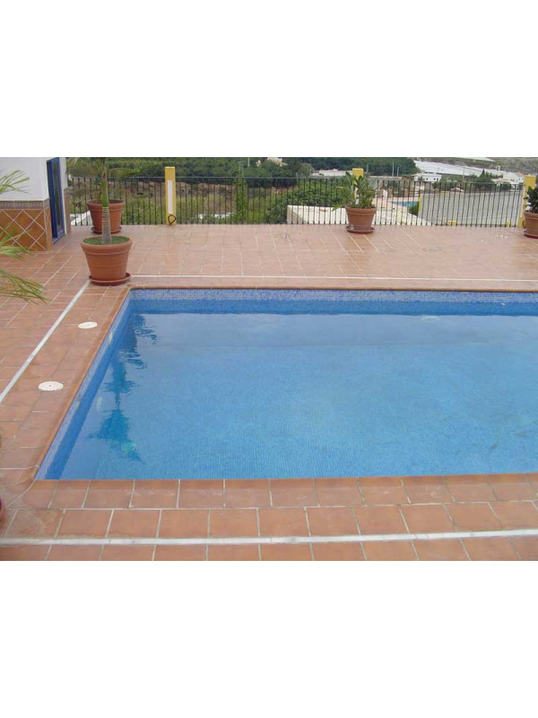 Rodamanto dale si borduri antialunecare pentru piscine